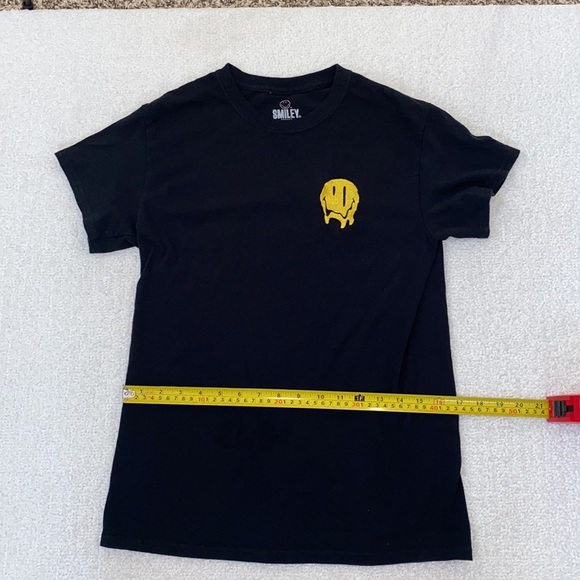 Smiley Originals Embroidered Black and Yellow Short Sleeve T-Shirt Size Small 🙂 - Picture 11 of 11